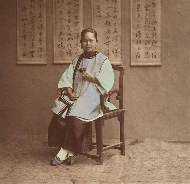 19世纪70年代，奥地利摄影师在上海为清朝百姓拍照片：有技术含量